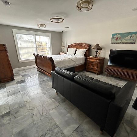 Stylish Bungalow Near Dining, Parks & Entertainment Джэксонвиль Экстерьер фото